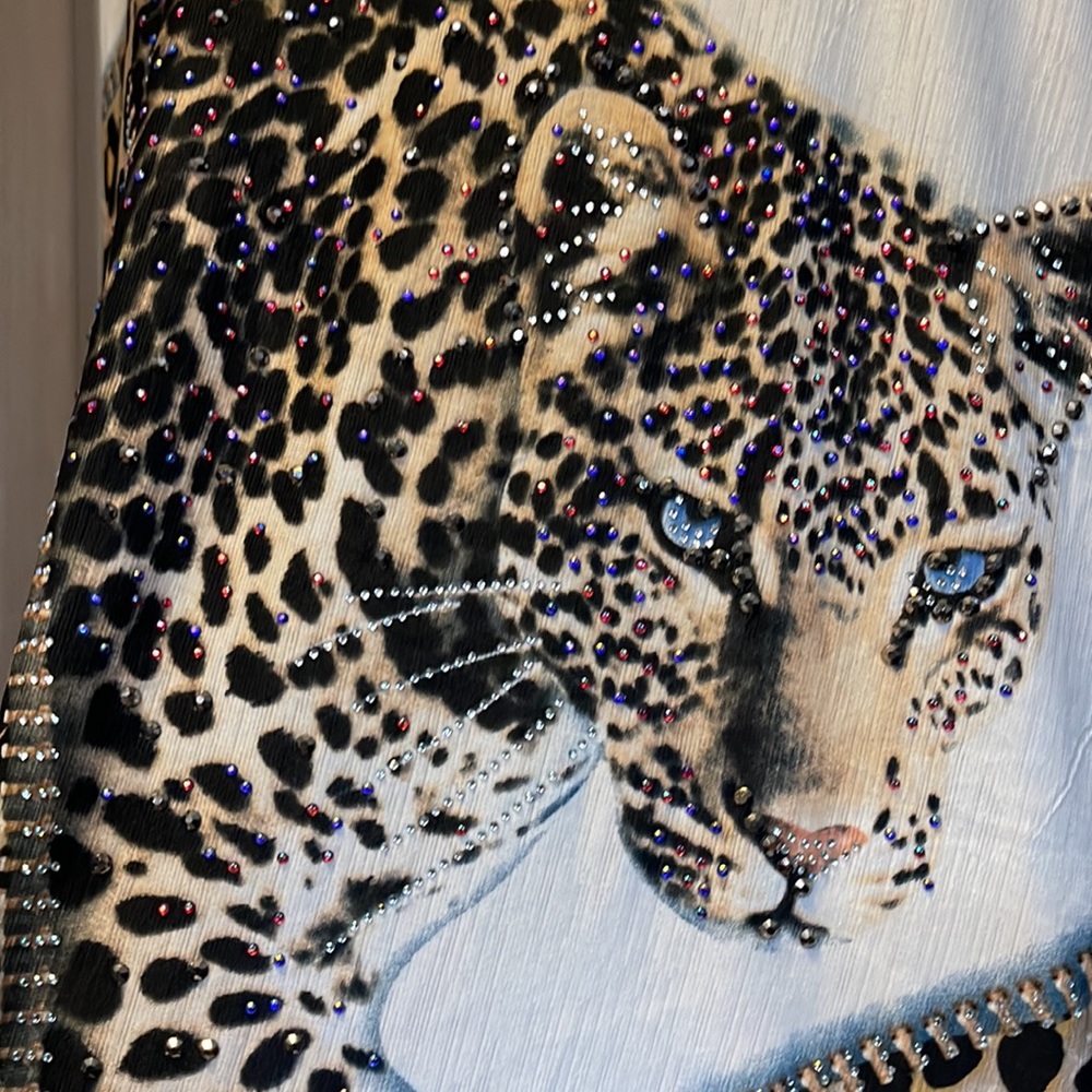 Rhinestones studded Leopard Shirt, those eyes!! 😍